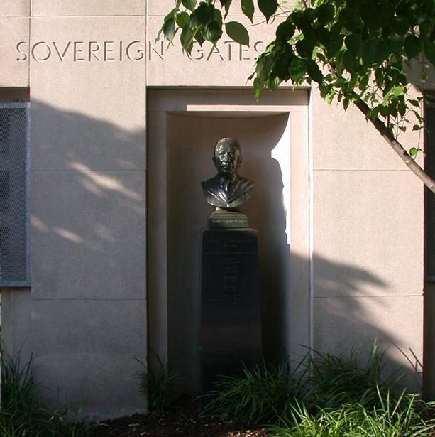Thomas Sovereign Gates bust