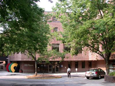 Ryan Veterinary Hospital of the University of Pennsylvania sidewalk view